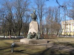 Памятник Пржевальскому в Александровском саду
